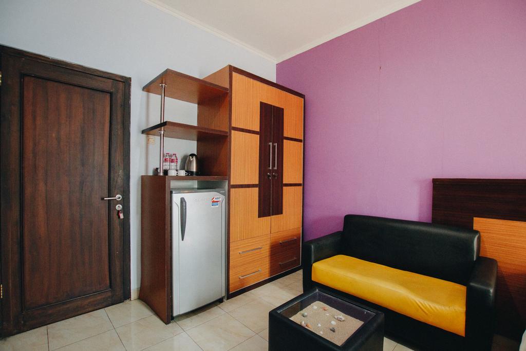 Pineapple Mansion Hotel Solo Екстериор снимка